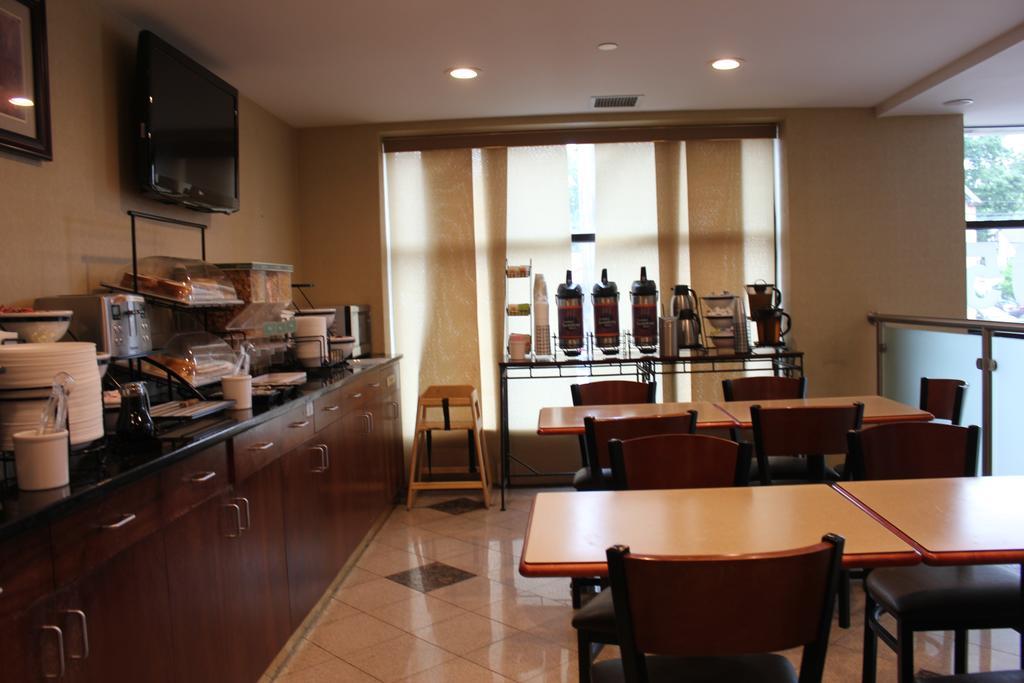 Bellerose Inn Екстериор снимка